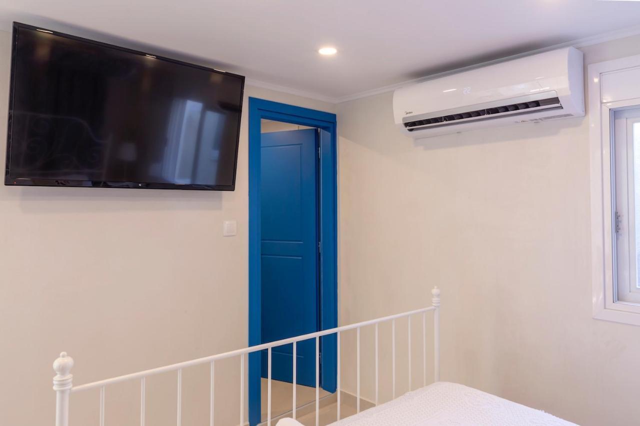 Blue And White Apartment Vipgreece Athens Exterior photo